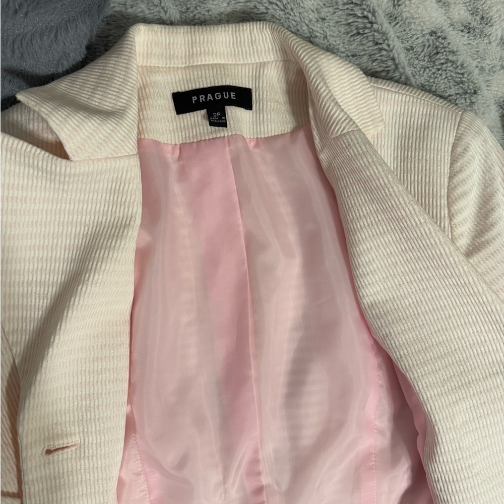 Prague Classy Women's Light Pink Textured Blazer - Picture 4 of 4